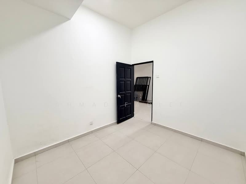 Rumah Teres 1-Tingkat untuk Dijual di Taman Semarak (Nilai) - Ahmad Fadlee - PropertyGuru.com.my