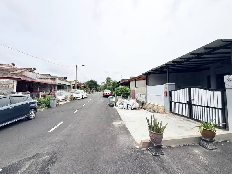 Rumah Teres 1-Tingkat untuk Dijual di Taman Semarak (Nilai) - Ahmad Fadlee - PropertyGuru.com.my