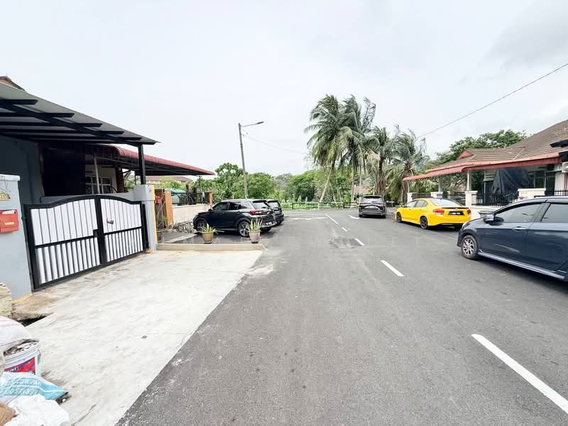 Rumah Teres 1-Tingkat untuk Dijual di Taman Semarak (Nilai) - Ahmad Fadlee - PropertyGuru.com.my