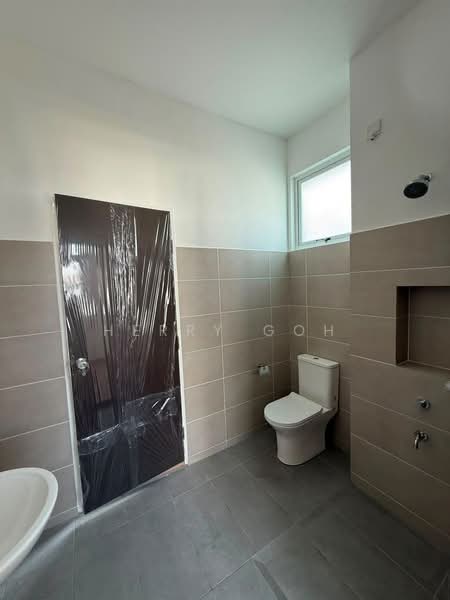 Rumah Teres 2-Tingkat untuk Dijual di Bandar Putra (Kulai) - Herry Goh - Bathroom - PropertyGuru.com.my