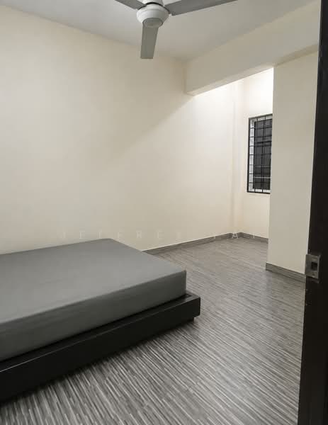 Apartment for Sale at Teratai Mewah Apartment Block 4 & 6 - Jeffrey Yap - Bedroom - PropertyGuru.com.my