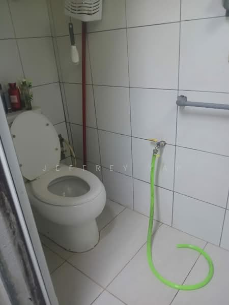 Apartment for Sale at Teratai Mewah Apartment Block 4 & 6 - Jeffrey Yap - Bathroom - PropertyGuru.com.my