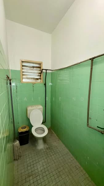 Rumah Teres 2-Tingkat untuk Dijual di Taman Kepong (Kepong) - Valerie Ng - Bathroom - PropertyGuru.com.my
