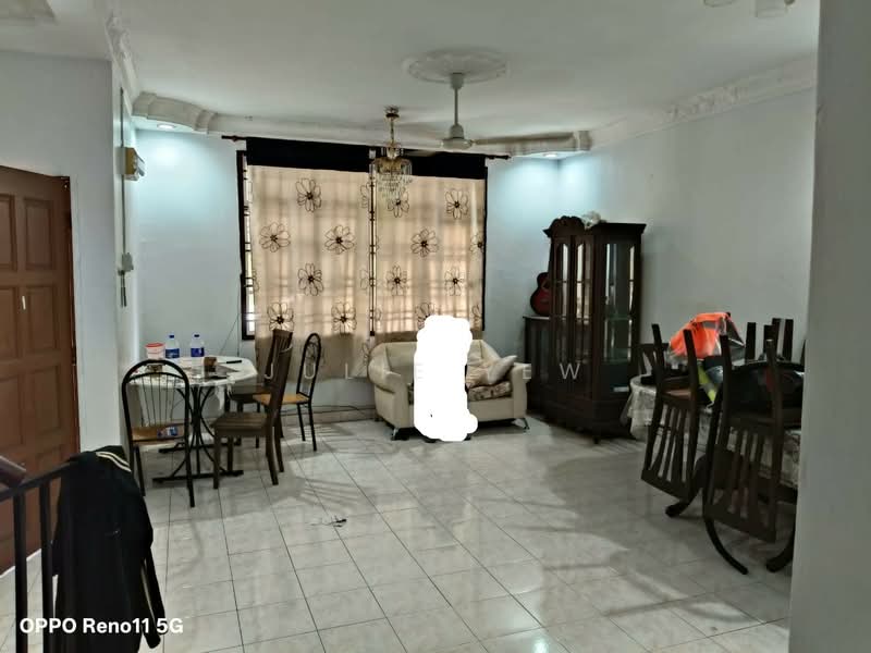2-storey Terraced House for Sale in Desa Paya Mengkuang (Gelang Patah) - Julie Yew - Living Room - PropertyGuru.com.my