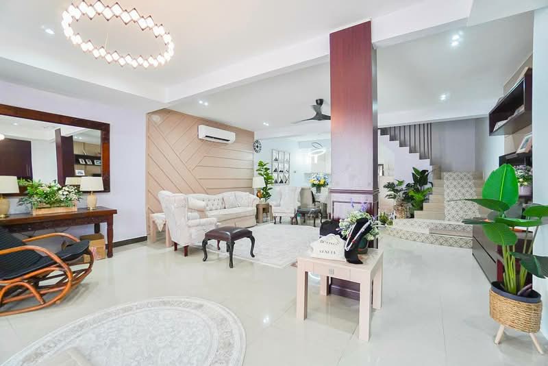 2.5-storey Terraced House for Sale in Ampang Jaya (Ampang) - Izzaza Izzati - Living Room - PropertyGuru.com.my