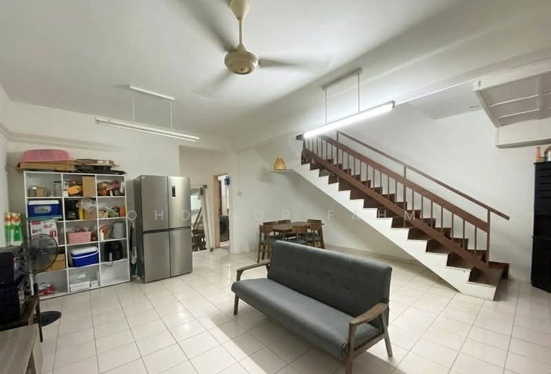 2-storey Terraced House for Sale in Bukit Mahkota (Bangi) - Mohd Nor Fahmi - Living Room - PropertyGuru.com.my