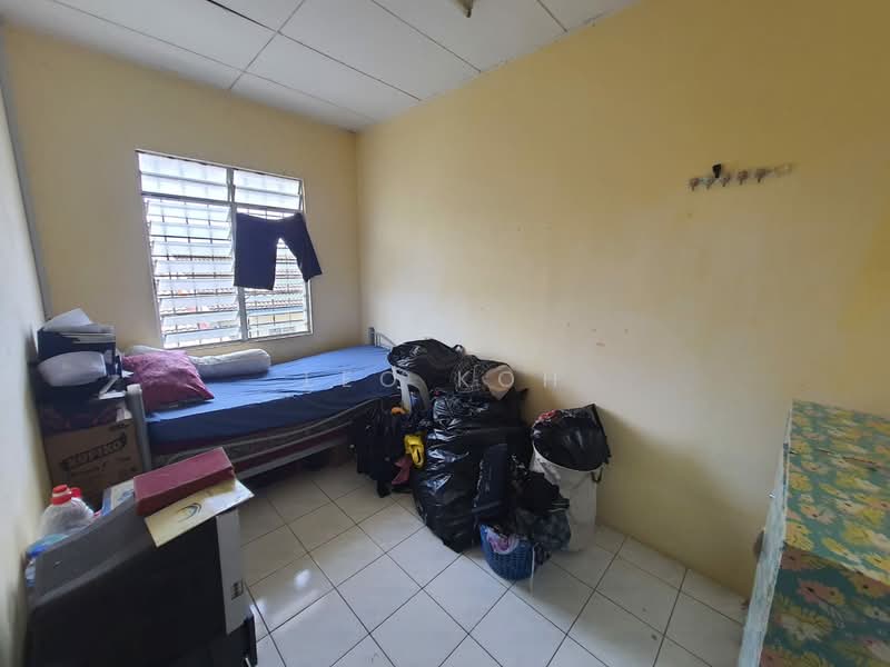 2-storey Terraced House for Sale in Bandar Putra Permai (Seri Kembangan) - Leo Koh - Bedroom - PropertyGuru.com.my