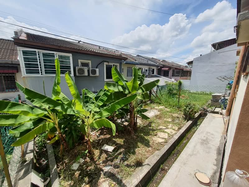 2-storey Terraced House for Sale in Bandar Putra Permai (Seri Kembangan) - Leo Koh - Exterior - PropertyGuru.com.my