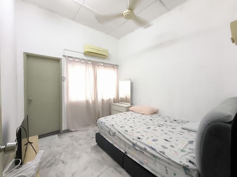 Rumah Teres 2 Tingkat untuk Dijual di BANDAR PUCHONG JAYA (Puchong) - Leon Lee - Bedroom - PropertyGuru.com.my