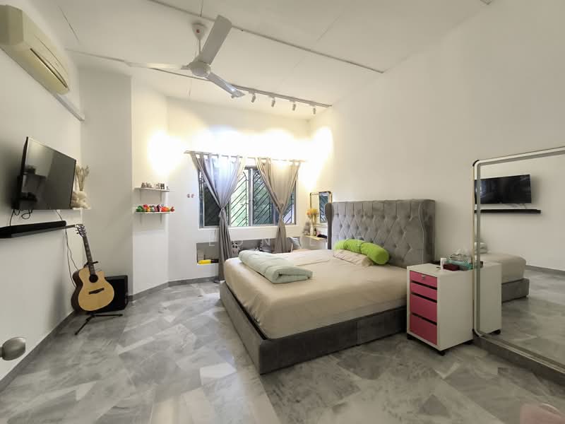 Rumah Teres 2 Tingkat untuk Dijual di BANDAR PUCHONG JAYA (Puchong) - Leon Lee - Bedroom - PropertyGuru.com.my