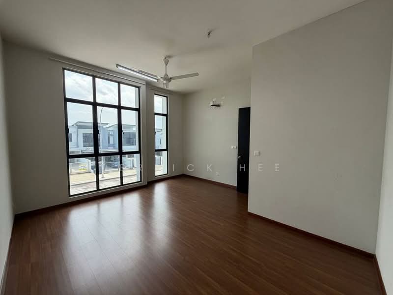 Rumah Teres untuk Dijual di Kajang East (Semenyih) - Derrick Hee - Living Room - PropertyGuru.com.my
