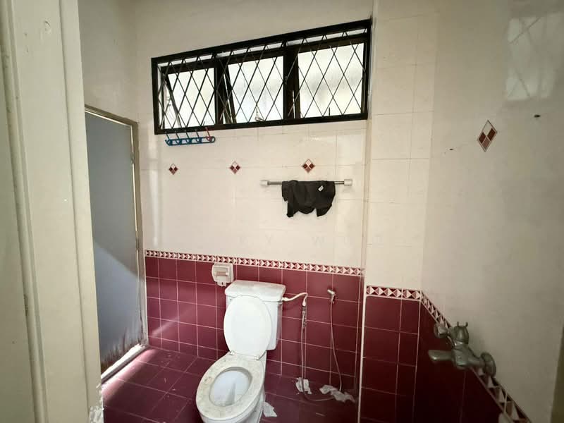 Rumah Teres 2 Tingkat untuk Dijual di Taman Perling (Perling) - Ricky Woo - Bathroom - PropertyGuru.com.my