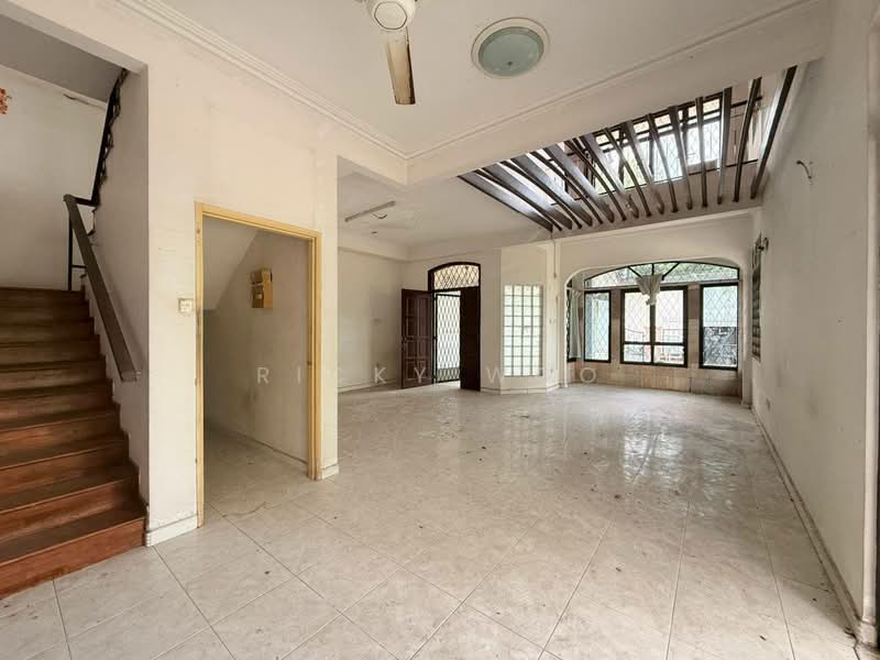Rumah Teres 2 Tingkat untuk Dijual di Taman Perling (Perling) - Ricky Woo - Living Room - PropertyGuru.com.my