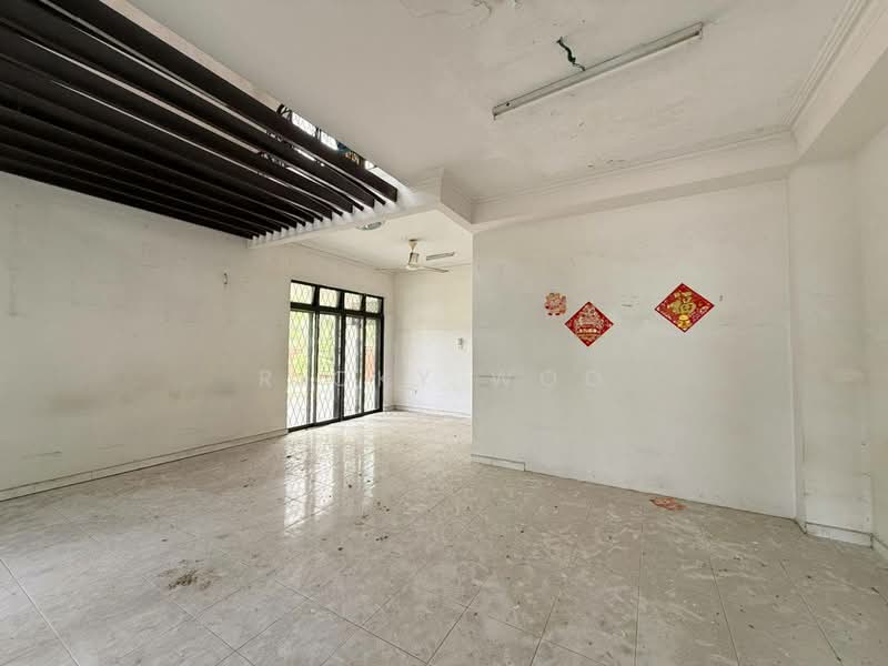 Rumah Teres 2 Tingkat untuk Dijual di Taman Perling (Perling) - Ricky Woo - Living Room - PropertyGuru.com.my