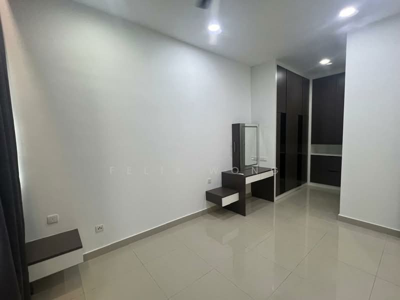 Condominium for Sale at Skyvilla @ D'Island - Felix Wong - Bedroom - PropertyGuru.com.my