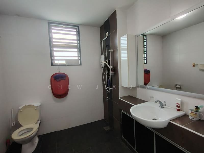 2-storey Terraced House for Sale in Taman Kempas Utama (Tebrau) - Chew Jia Jia - Bathroom - PropertyGuru.com.my