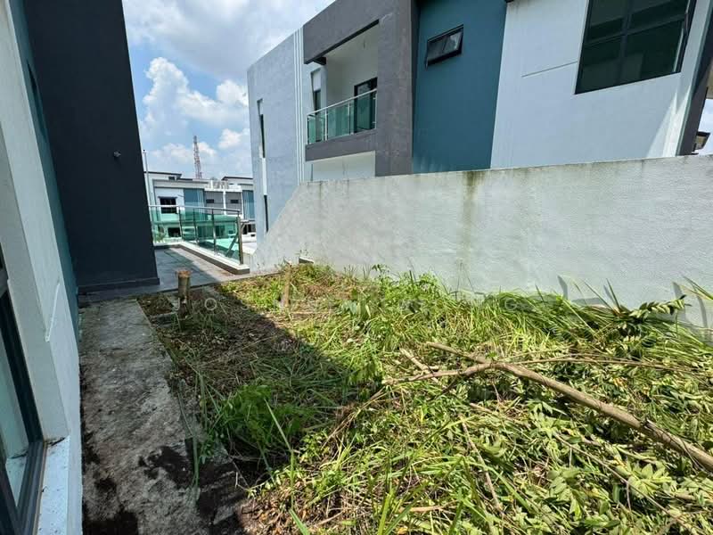 Semi-Detached House for Sale in Taman Jenderam Damai (Dengkil) - Joshua Yong - Exterior - PropertyGuru.com.my
