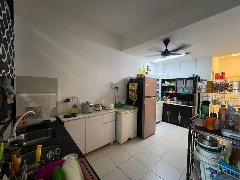 Terraced House for Sale in Kampung Cengal Lempong Damai (Balok) - Izzat Azman - Kitchen - PropertyGuru.com.my