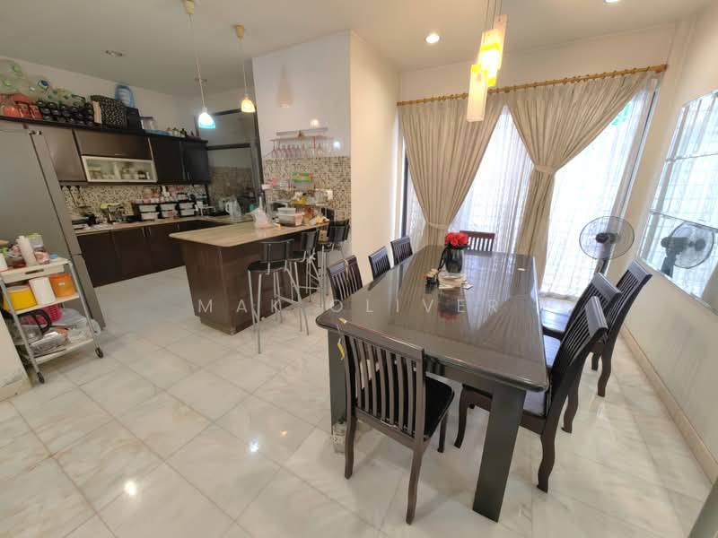 3-storey Terraced House for Sale in Taman Esplanad (Bukit Jalil) - Mak Oliver - Kitchen - PropertyGuru.com.my