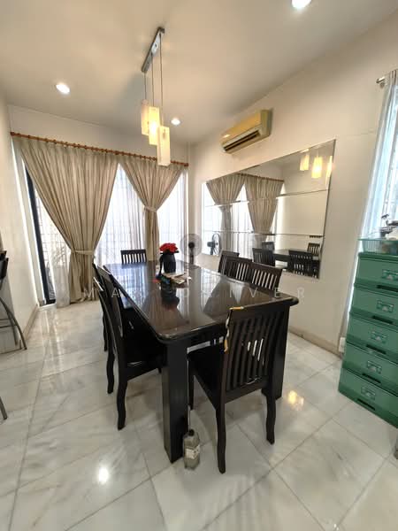 3-storey Terraced House for Sale in Taman Esplanad (Bukit Jalil) - Mak Oliver - Dining Room - PropertyGuru.com.my