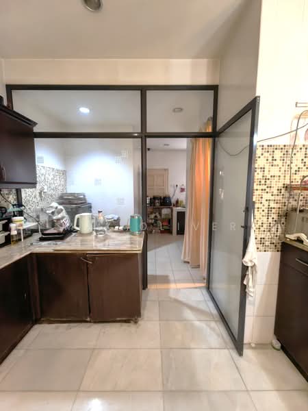 3-storey Terraced House for Sale in Taman Esplanad (Bukit Jalil) - Mak Oliver - Kitchen - PropertyGuru.com.my