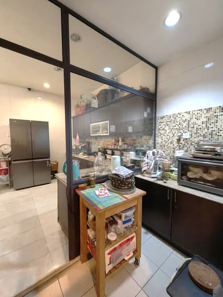 3-storey Terraced House for Sale in Taman Esplanad (Bukit Jalil) - Mak Oliver - Kitchen - PropertyGuru.com.my