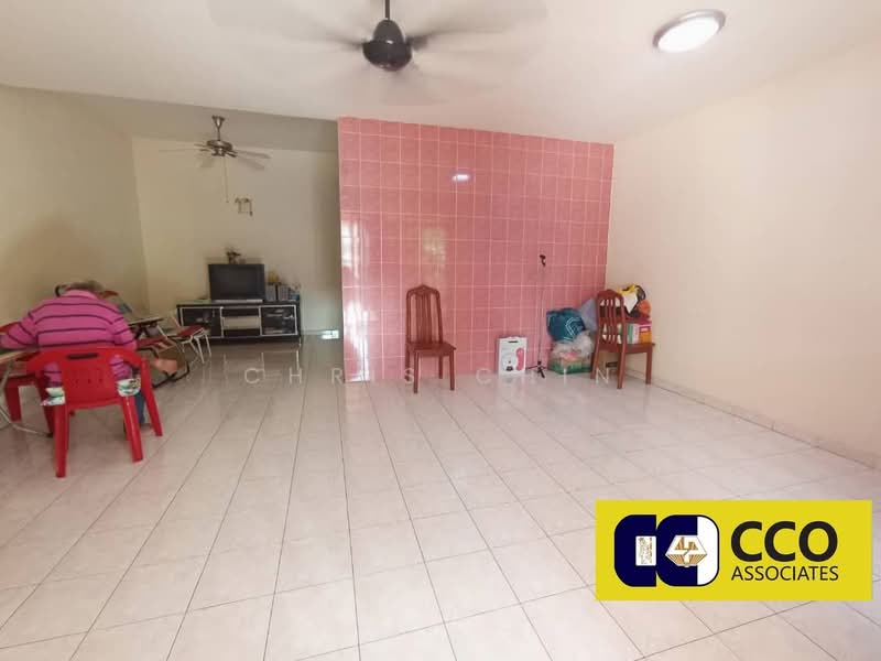 2-storey Terraced House for Sale in Taman Perpaduan Ria (Tambun) - Chris Chin - Living Room - PropertyGuru.com.my