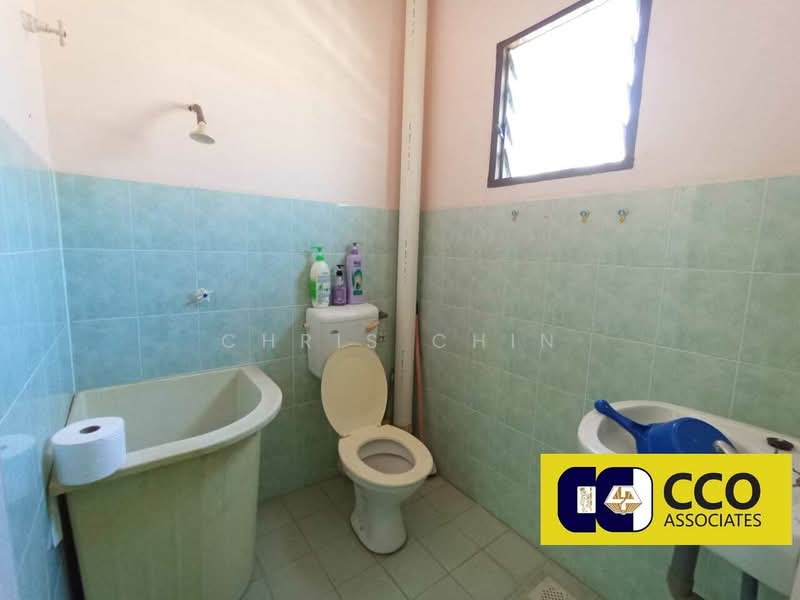 2-storey Terraced House for Sale in Taman Perpaduan Ria (Tambun) - Chris Chin - Bathroom - PropertyGuru.com.my