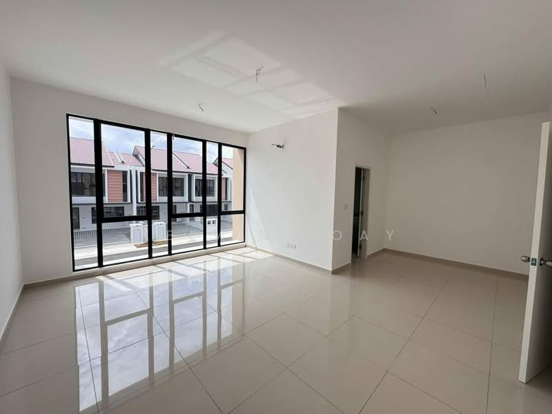 2-storey Terraced House for Sale in Taman Desa Tebrau (Tebrau) - Kelvin Koay - Living Room - PropertyGuru.com.my