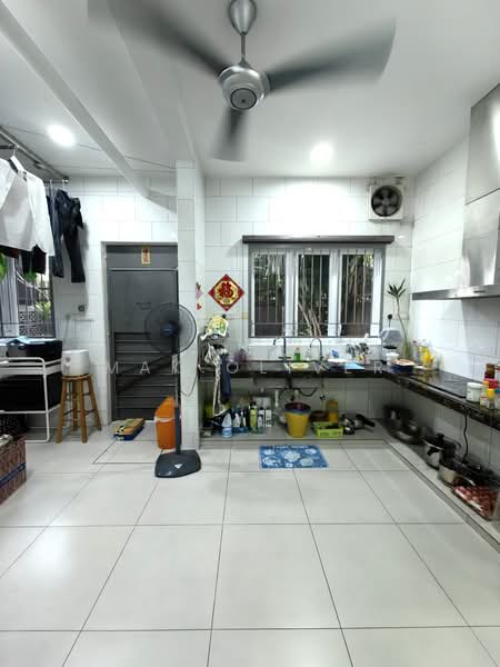Rumah Teres 2.5 Tingkat untuk Disewa di Taman Esplanad (Bukit Jalil) - Mak Oliver - Kitchen - PropertyGuru.com.my