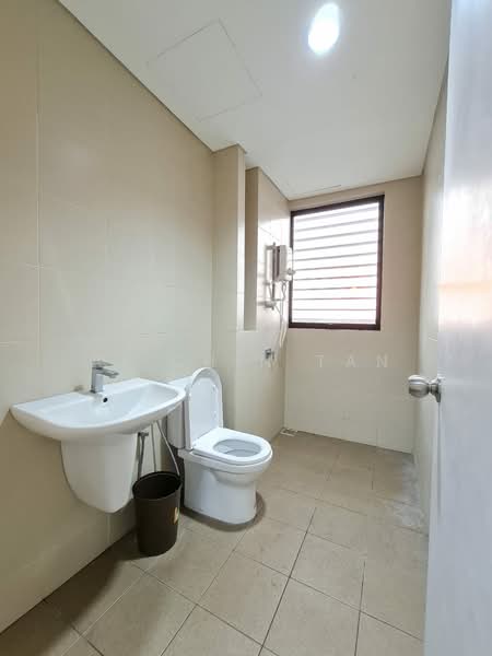Kediaman Servis untuk Dijual di i-SOHO @ i-City - Ai Chin Tan - Bathroom - PropertyGuru.com.my