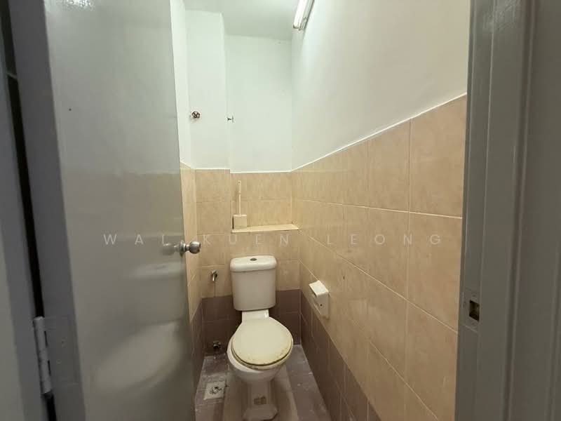 2-storey Terraced House for Sale in Taman Prima Saujana (Kajang) - Wai Kuen Leong - Bathroom - PropertyGuru.com.my
