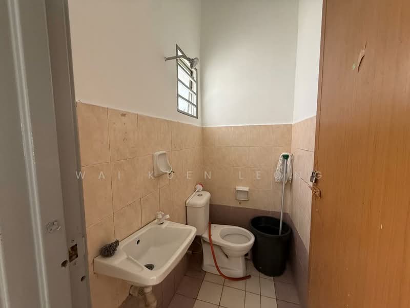 2-storey Terraced House for Sale in Taman Prima Saujana (Kajang) - Wai Kuen Leong - Bathroom - PropertyGuru.com.my