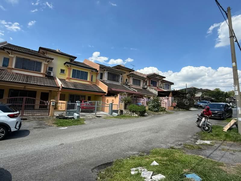 2-storey Terraced House for Sale in Taman Prima Saujana (Kajang) - Wai Kuen Leong - Exterior - PropertyGuru.com.my
