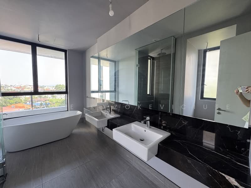 Kondominium untuk Dijual di Aetas Damansara - Dovile Kazokeviciute - Bathroom - PropertyGuru.com.my