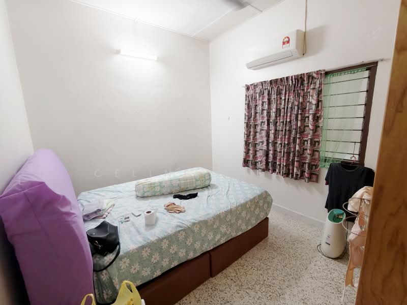 Rumah Berkembar untuk Dijual di Taman Chee Seng (Tanjung Bungah) - Celine Cheah - Bedroom - PropertyGuru.com.my