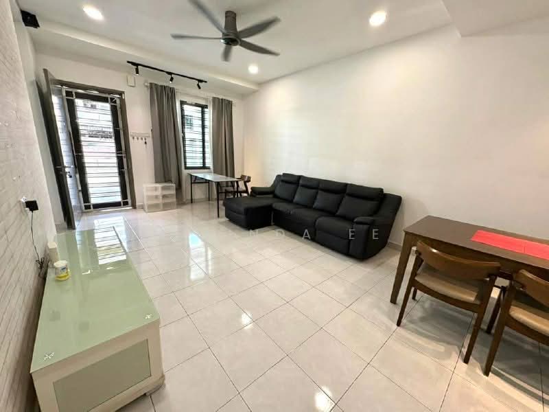 2-storey Terraced House for Sale in Taman Kempas Baru (Tampoi) - Melinda Ee - Living Room - PropertyGuru.com.my