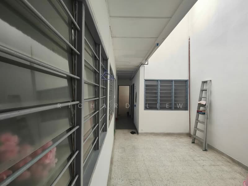1-storey Terraced House for Sale in SS2 (Petaling Jaya) - Richard Liew - Corridor - PropertyGuru.com.my