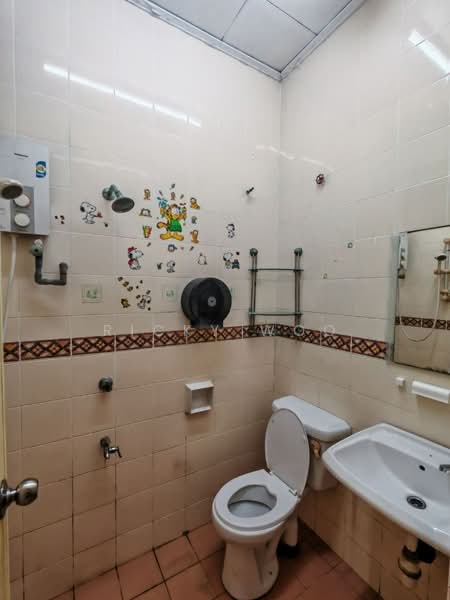 Terraced House for Sale in Taman Mutiara Rini (Skudai) - Ricky Woo - Bathroom - PropertyGuru.com.my