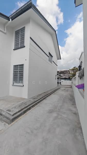 2-storey Terraced House for Sale in Bandar Putra Permai (Seri Kembangan) - Frances Liew - Exterior - PropertyGuru.com.my