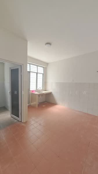 2-storey Terraced House for Sale in Bandar Putra Permai (Seri Kembangan) - Frances Liew - Kitchen - PropertyGuru.com.my