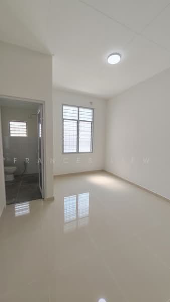 2-storey Terraced House for Sale in Bandar Putra Permai (Seri Kembangan) - Frances Liew - Bathroom - PropertyGuru.com.my