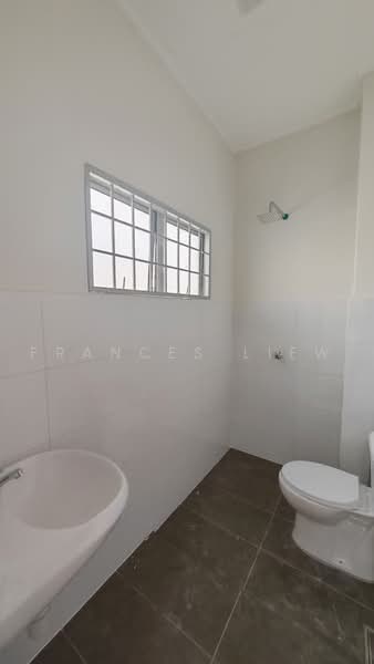 2-storey Terraced House for Sale in Bandar Putra Permai (Seri Kembangan) - Frances Liew - Bathroom - PropertyGuru.com.my