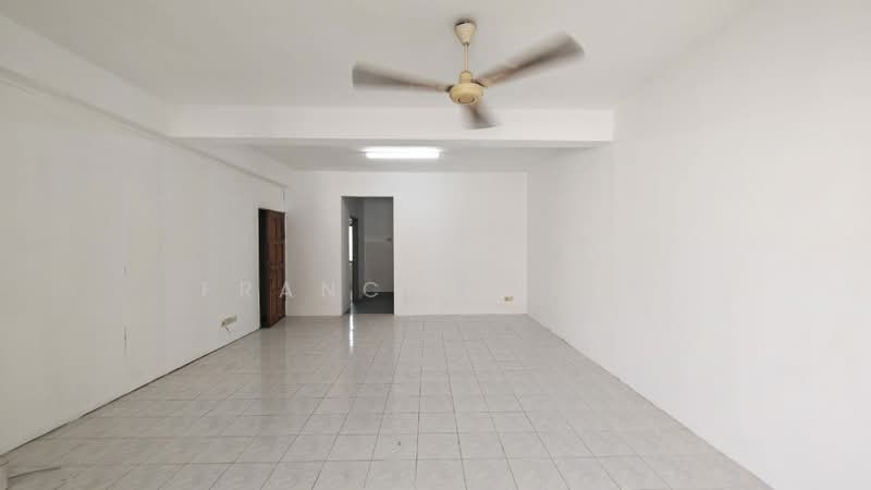 2-storey Terraced House for Sale in Taman Puncak Jalil (Seri Kembangan) - Frances Liew - Living Room - PropertyGuru.com.my
