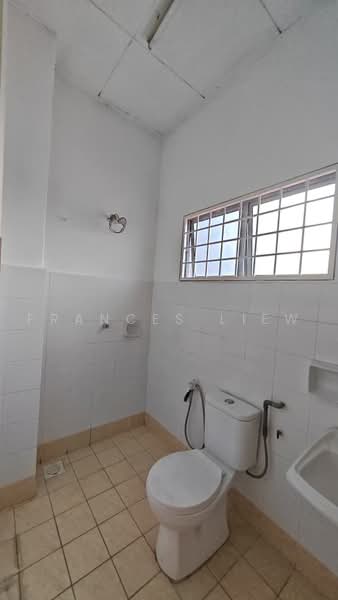 2-storey Terraced House for Sale in Taman Puncak Jalil (Seri Kembangan) - Frances Liew - Bathroom - PropertyGuru.com.my