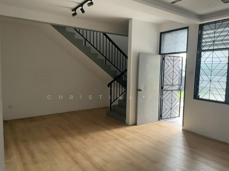 Rumah Teres 2-Tingkat untuk Disewa di Taman Johor Jaya (Johor Bahru) - Christina Ang - Living Room - PropertyGuru.com.my