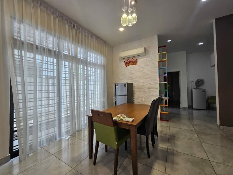 Semi-Detached House for Rent in Johor Bahru (Johor) - Edward Siow - Dining Room - PropertyGuru.com.my