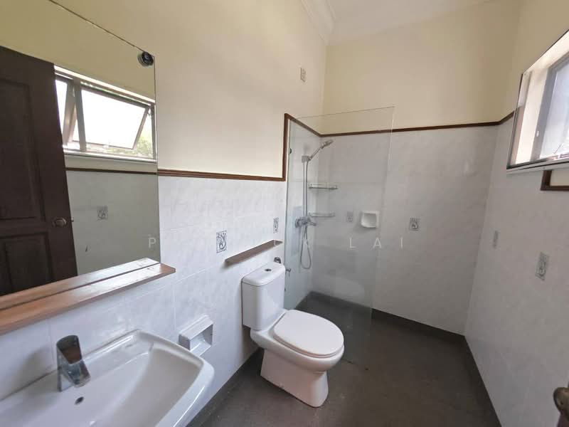 Rumah Banglo untuk Disewa di Leisure Farm (Gelang Patah) - Patrick Lai - Bathroom - PropertyGuru.com.my
