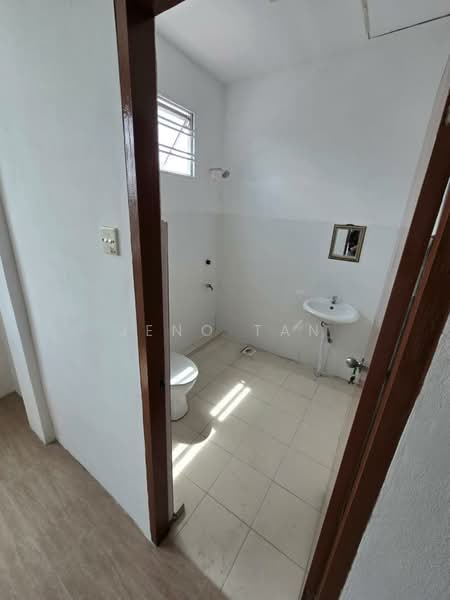 2-storey Terraced House for Rent in Kuching (Sarawak) - Jeno Tan - Bathroom - PropertyGuru.com.my