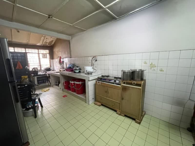 1.5-storey Terraced House for Sale in Bandar Kinrara Seksyen 1 (Bandar Kinrara) - William Looi - Kitchen - PropertyGuru.com.my